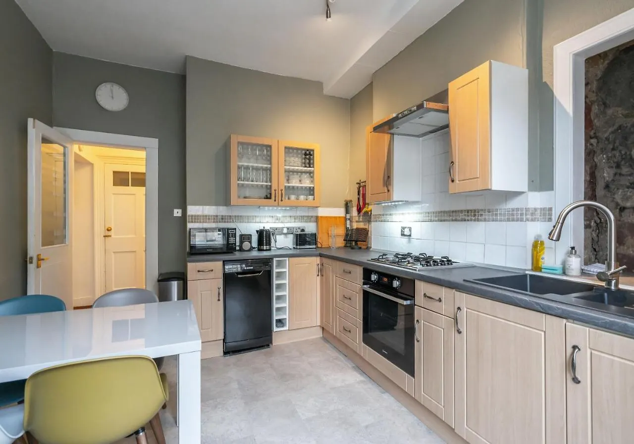 The St Patrick Square Residence Edinburgh Apartment