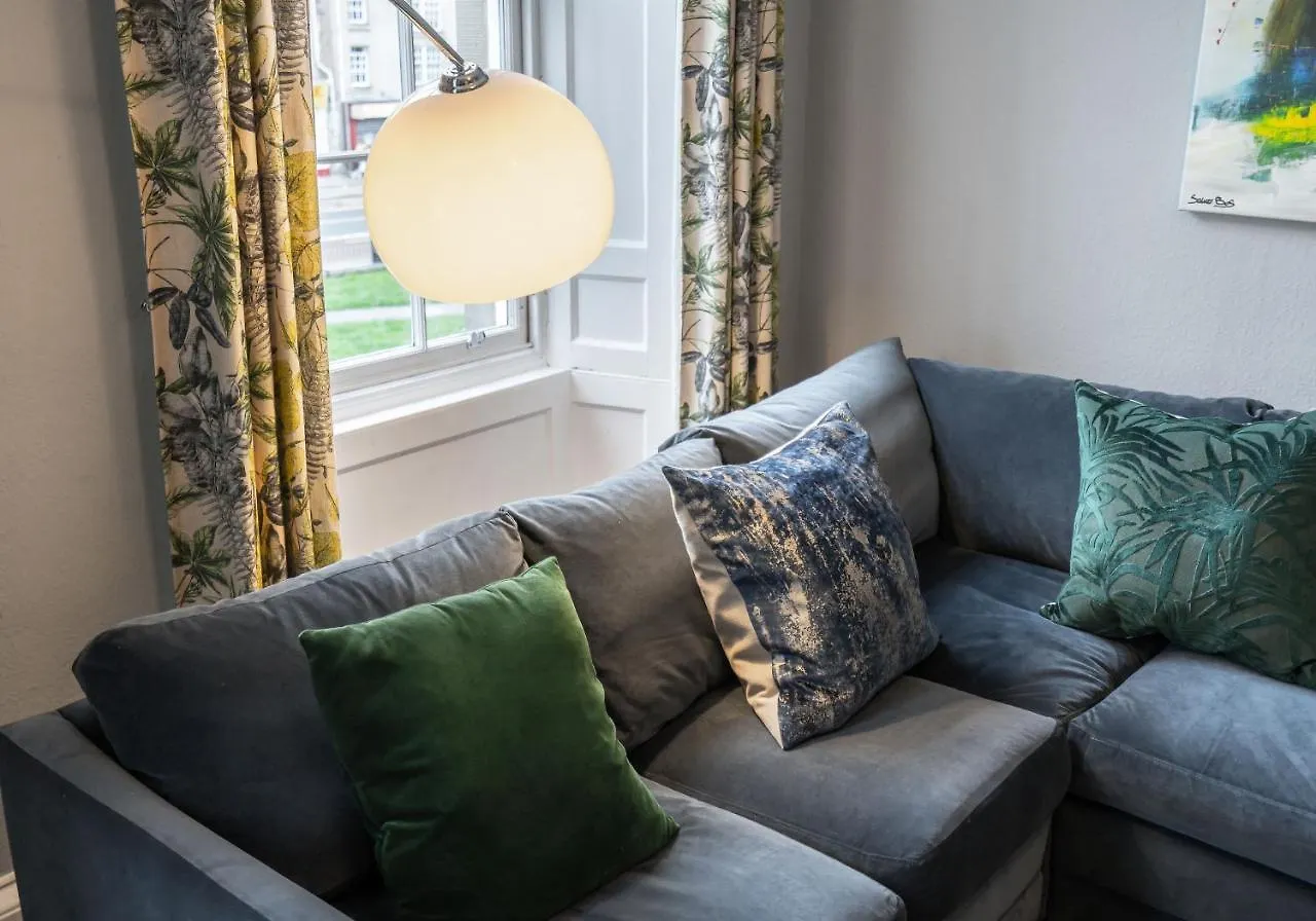 The St Patrick Square Residence Edinburgh Apartment