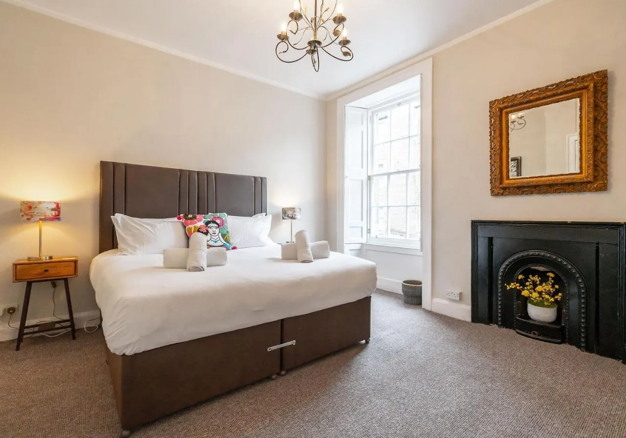 The St Patrick Square Residence Edinburgh 0*,